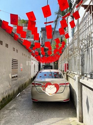 Bán nhà DT:33m2x4T, tại Nguyễn Văn Cừ L.Biên, ô tô đỗ cổng