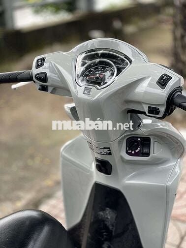 Vision bánh lớn xe xe đẹp như ngọc trinh