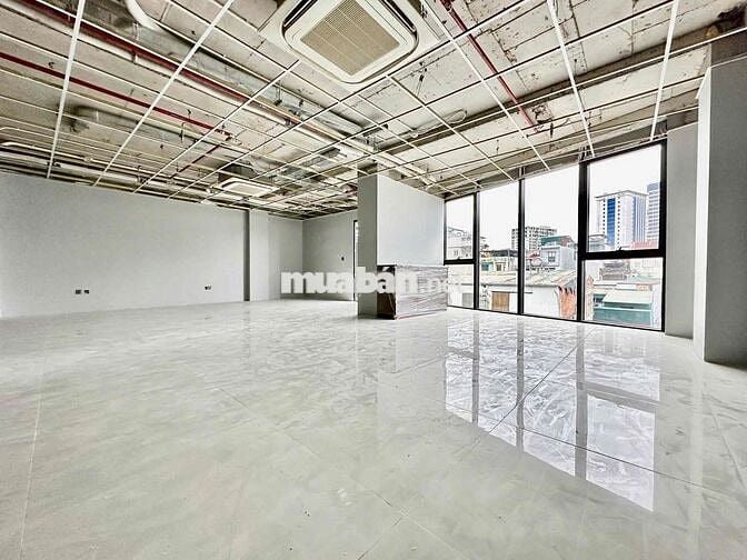 Cho thuê văn phòng tại Liễu Giai 150m2 giá chỉ 28t sàn siêu đẹp