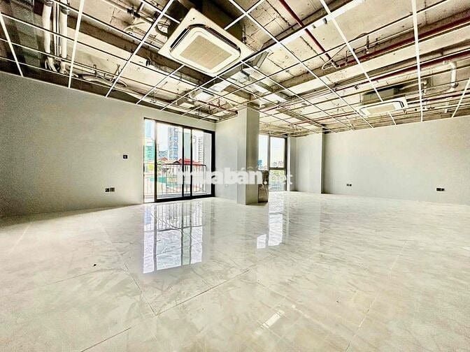 Cho thuê văn phòng tại Liễu Giai 150m2 giá chỉ 28t sàn siêu đẹp