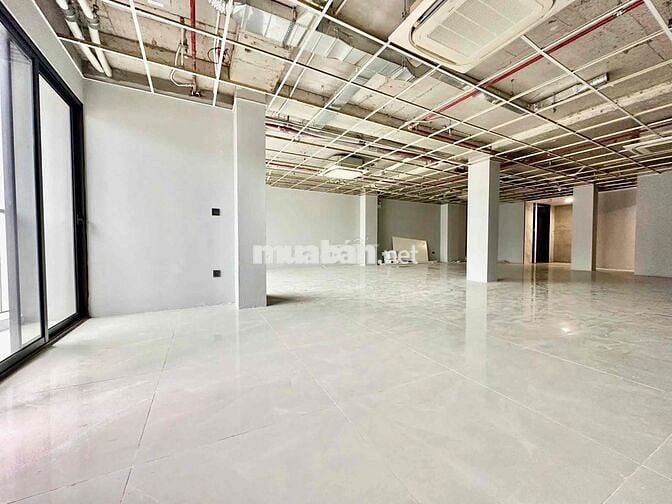 Cho thuê văn phòng tại Liễu Giai 150m2 giá chỉ 28t sàn siêu đẹp