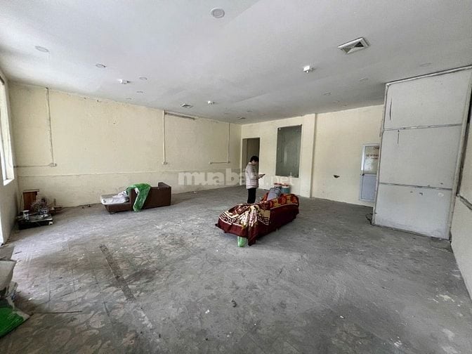 Binhbds cho thuê mặt tiền 10m Hoàn Kiếm hơn 10tr/tháng