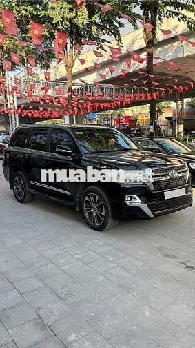Land Cruiser 4.6V8 4 chỗ siêu VIP, sản xuất 2020.