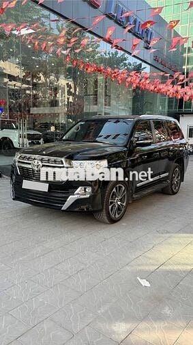 Land Cruiser 4.6V8 4 chỗ siêu VIP, sản xuất 2020.