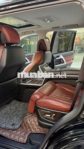 Land Cruiser 4.6V8 4 chỗ siêu VIP, sản xuất 2020.