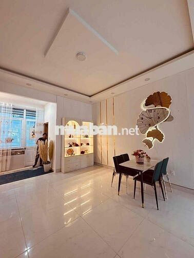 nhà 4 tầng , 4pn. đầy đủ nội thất , dọn vào ở ngay.