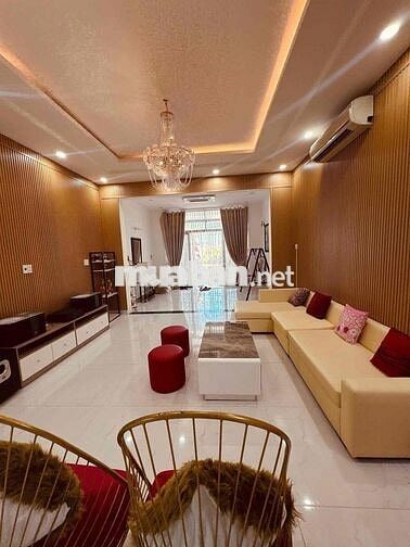 nhà 4 tầng , 4pn. đầy đủ nội thất , dọn vào ở ngay.