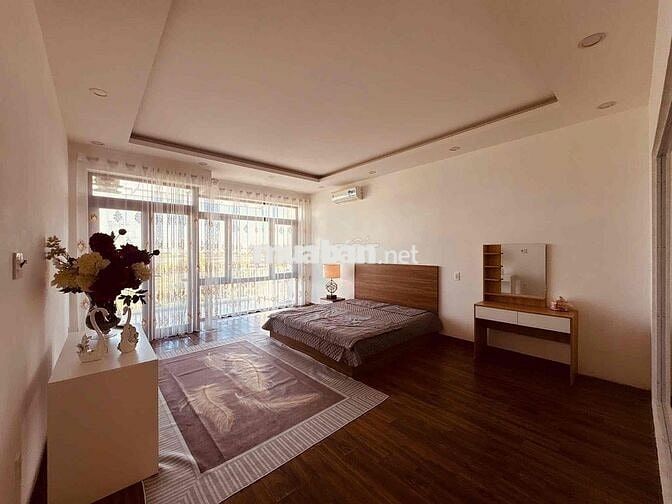 nhà 4 tầng , 4pn. đầy đủ nội thất , dọn vào ở ngay.