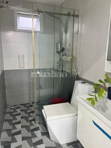 Chốt ngay cho em căn này! Nhà đ.Trịnh Hoài Đức P.13 Q.5 giá 1tỷ650tr.