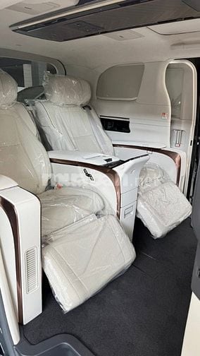 Giao ngay Lexus LM500h 4 chỗ VIP, sản xuất 2025, mới 100%.