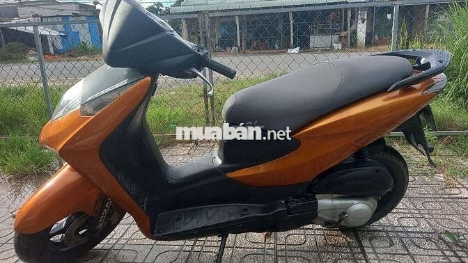 Honda Dylan màu Cam