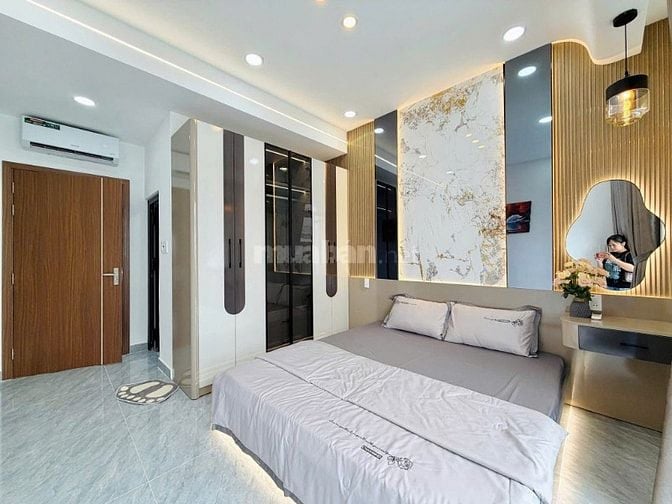 Siêu Hot! Nhà Mặt Tiền Bình Thạnh – Hoàng Hoa Thám, 4PN, Giá Tốt