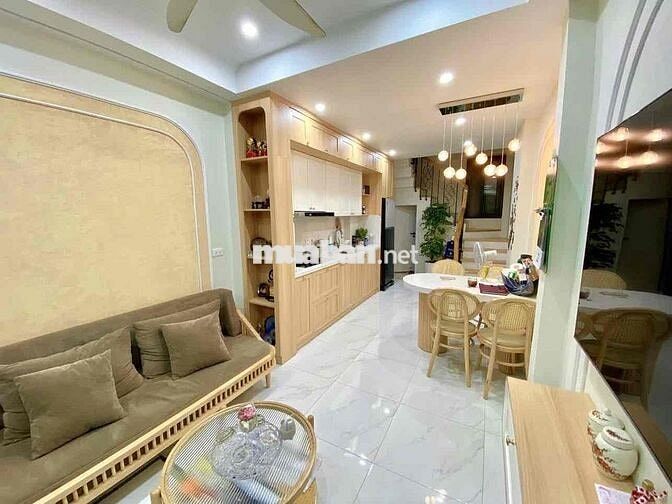 BÁN NHÀ LẠC LONG QUÂN — PHÂN LÔ  15M RA Ô TÔ TRÁNH – Ô CHỜ THANG MÁY