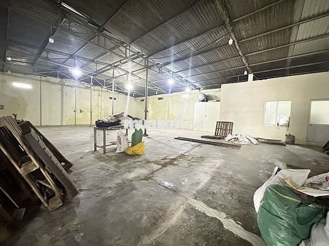 Vị trí tốt, tiềm năng kinh doanh lớnGÓC TÔN ĐỨC THẮNG & HOÀNG VĂN THÁI