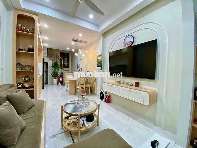 BÁN NHÀ LẠC LONG QUÂN — PHÂN LÔ  15M RA Ô TÔ TRÁNH – Ô CHỜ THANG MÁY