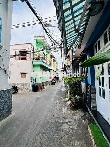 Cho thuê nhà nguyên căn lớn 90m2 gần ngay KCX Tân Thuận, Siêu thị GO