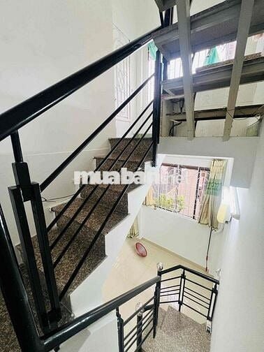 Cho thuê nhà nguyên căn lớn 90m2 gần ngay KCX Tân Thuận, Siêu thị GO