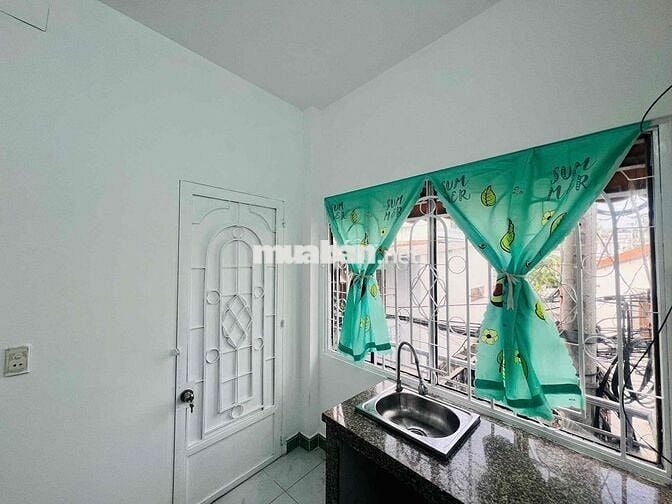 Cho thuê nhà nguyên căn lớn 90m2 gần ngay KCX Tân Thuận, Siêu thị GO