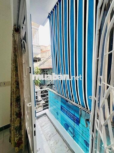 Cho thuê nhà nguyên căn lớn 90m2 gần ngay KCX Tân Thuận, Siêu thị GO