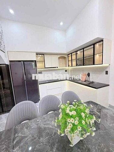 mặt tiền 2 tầng mới keng - Gần Nguyễn Hữu Thọ - Chỉ 7,25 tỷ