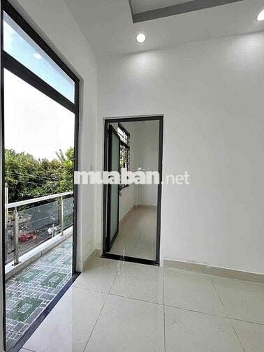 nhà 1 trệt 1 lầu tôi bán gấp về quê cứu lũ gia đình