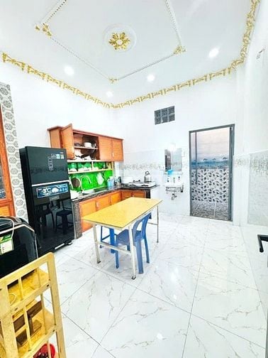 BÁN NHÀ GẦN AEON TÊN LỬA, 4X22M, 4 TẦNG, 7 PHÒNG NGỦ, ĐƯỜNG KINH DOANH