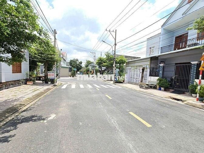 Đất đẹp 105m ngang 6m trục chính kdc Đất Mới, ngã tư Chiêu Liêu Dĩ An