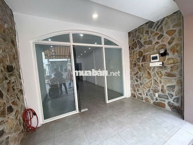 Cho Thuê Mặt Bằng Suốt + 1PN Đường Trần Hữu Trang, Phú Nhuận ( Rộng )