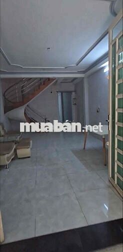 MT Ấp Chiến Lượt, BTĐông, 4x17, 3PN, giếng trời, nhà sạch sẽ, 7tỷ bớt