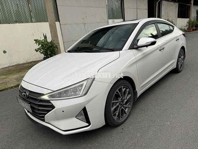 Bán Huyndai ELANTRA 2.0 GLS dkld 01/2020 , trắng