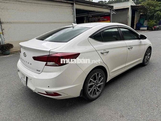 Bán Huyndai ELANTRA 2.0 GLS dkld 01/2020 , trắng