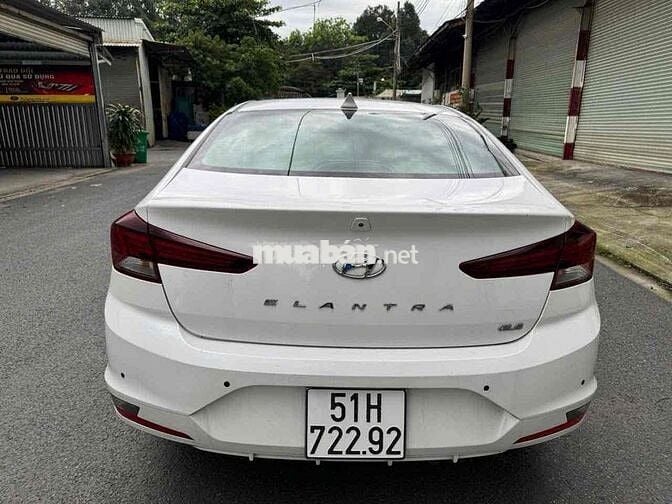 Bán Huyndai ELANTRA 2.0 GLS dkld 01/2020 , trắng