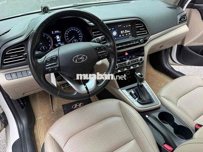 Bán Huyndai ELANTRA 2.0 GLS dkld 01/2020 , trắng