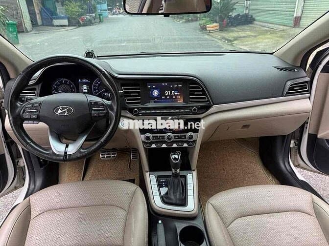 Bán Huyndai ELANTRA 2.0 GLS dkld 01/2020 , trắng