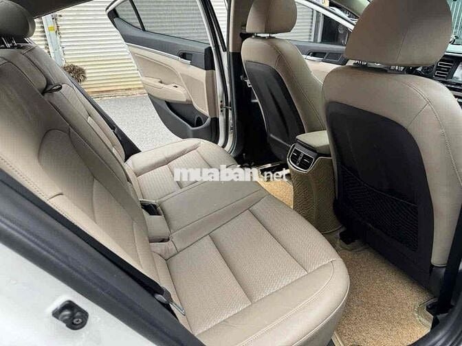 Bán Huyndai ELANTRA 2.0 GLS dkld 01/2020 , trắng