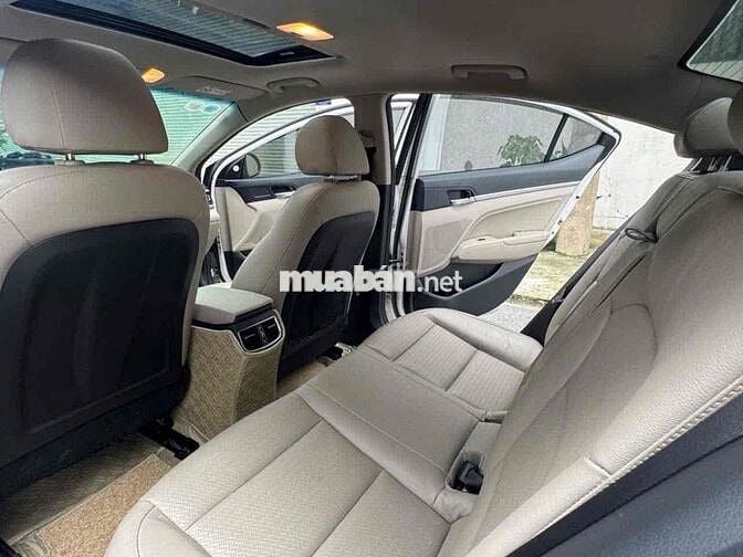 Bán Huyndai ELANTRA 2.0 GLS dkld 01/2020 , trắng