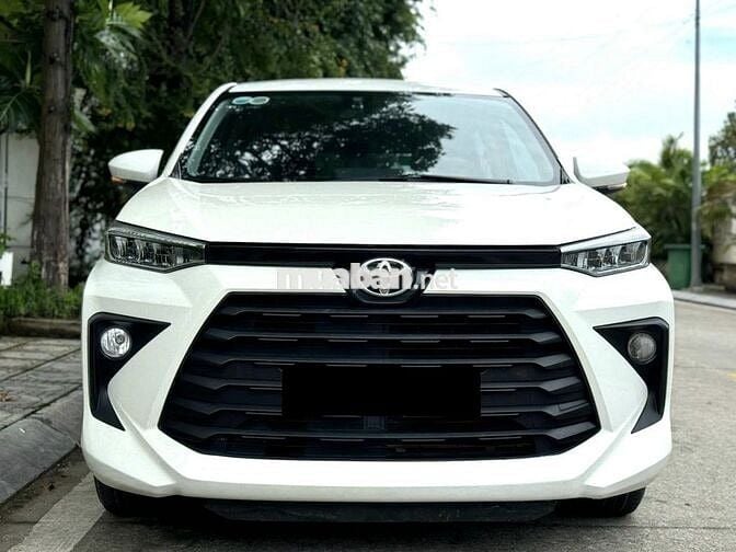 Bán xe Avanza 2023, số tự động màu trắng