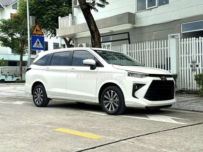 Bán xe Avanza 2023, số tự động màu trắng