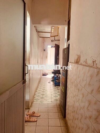 Cho thuê nhà tập thể  t5 phố thái Thịnh 38m2 2 phòng ngủ