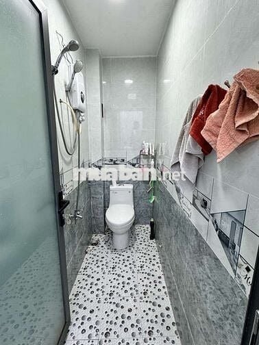 NHÀ ĐẸP -  VỊ TRÍ HIẾM -  GIÁ CHỈ 6 TỶ ( CÒN TL ) .