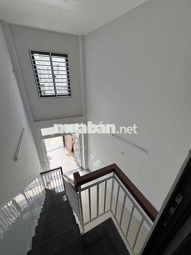 Nhà nhỏ mới xây 40m2, 1 trệt 1 lửng, đường số 1 phường Linh Xuân