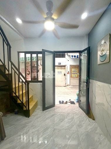 Nhà góc 2 mặt hẻm 3 tầng sát mặt tiền Bình Thới Quận 11, chỉ 2.75TỶ