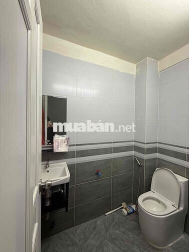 CHO THUÊ PHÒNG TRỌ MẶT TIỀN LÃNH BINH THĂNG