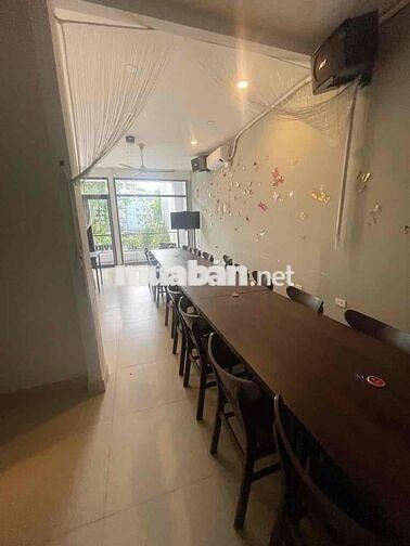 Sang nhượng gấp nhà hàng mặt tiền đường Dương Đình Nghệ