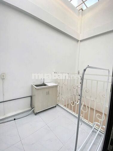 PHÒNG TRỌ FULL NỘI THẤT TÁCH BẾP GẦN MEGA MARTKET HIỆP PHÚ