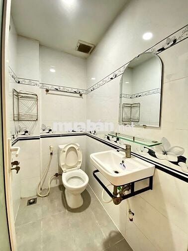 PHÒNG TRỌ FULL NỘI THẤT TÁCH BẾP GẦN MEGA MARTKET HIỆP PHÚ