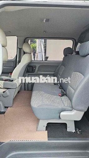 Hyundai Grand Starex 2017 Van 2.5 MT - 100000 km