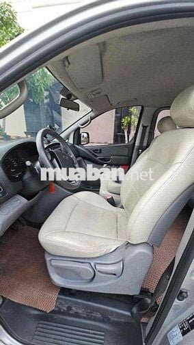 Hyundai Grand Starex 2017 Van 2.5 MT - 100000 km