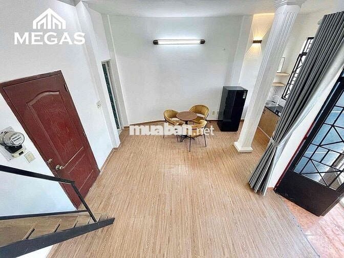 DUPLEX RỘNG NHƯ SÂN BANH CÓ BAN CÔNG, MÁY GIẶT RIÊNG, TÁCH BẾP FULL NT