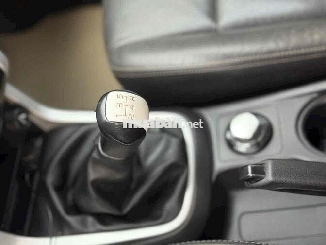 Isuzu Dmax 2016 LS 2.5 4X4 MT - 150000 km